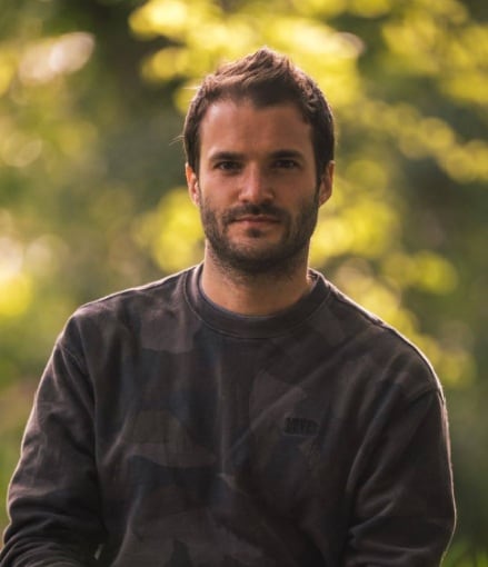 Julian Harvie, AG1