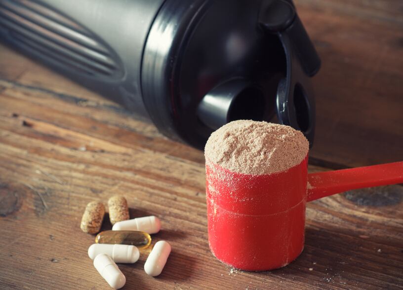 sports-supplements-powder-pills.jpg