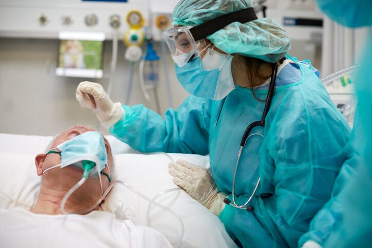 Patients-in-ICU-do-better-with-more-CoQ10-study-suggests.jpg