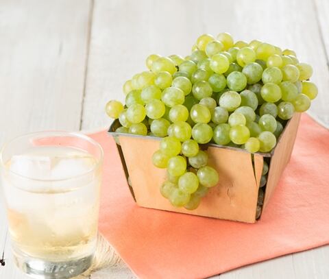 Niagara-Grapes-in-Basket.jpg