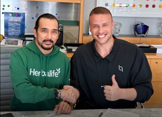 Stephan Gratziani, CEO of Herbalife, and Vadim Fedotov, founder of Bioniq.