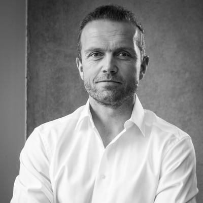 Dirk  Schrader