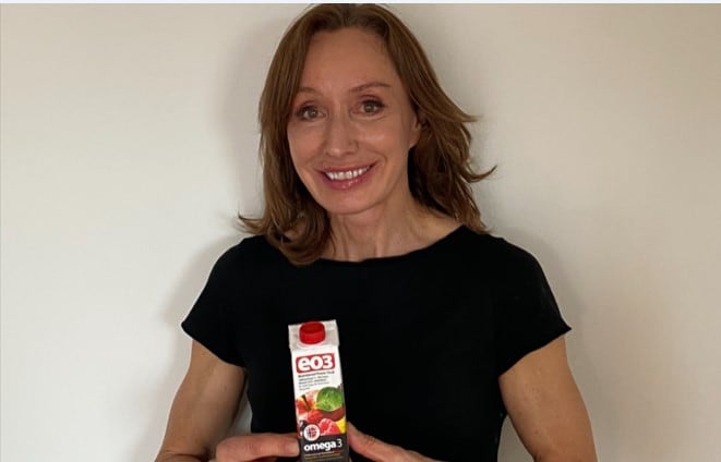 Berry smoothie designed to make cod liver oil more palatable 