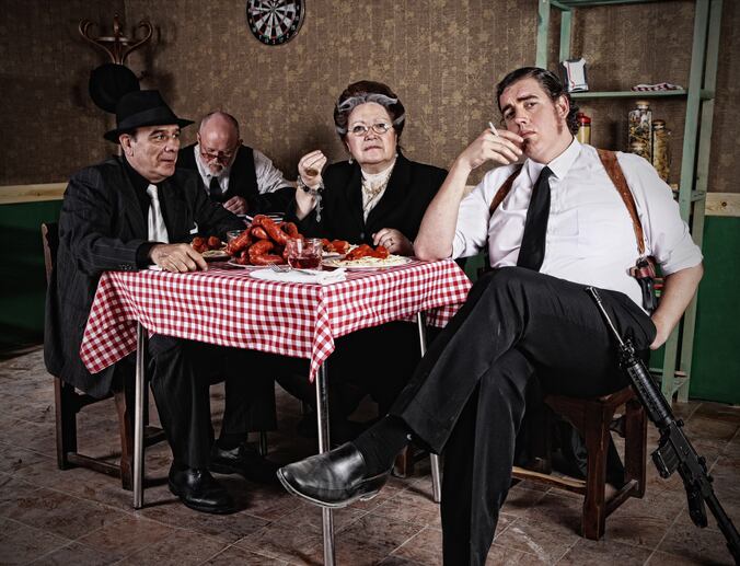 mediterranean-diet-italian-family-food-mafia-Droits-d-auteur-AtomStudios.jpg