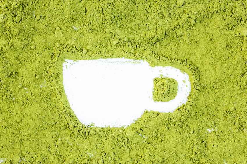 green-tea-powder-extract-botanical-beverage-iStock.com-artpritsadee.jpg
