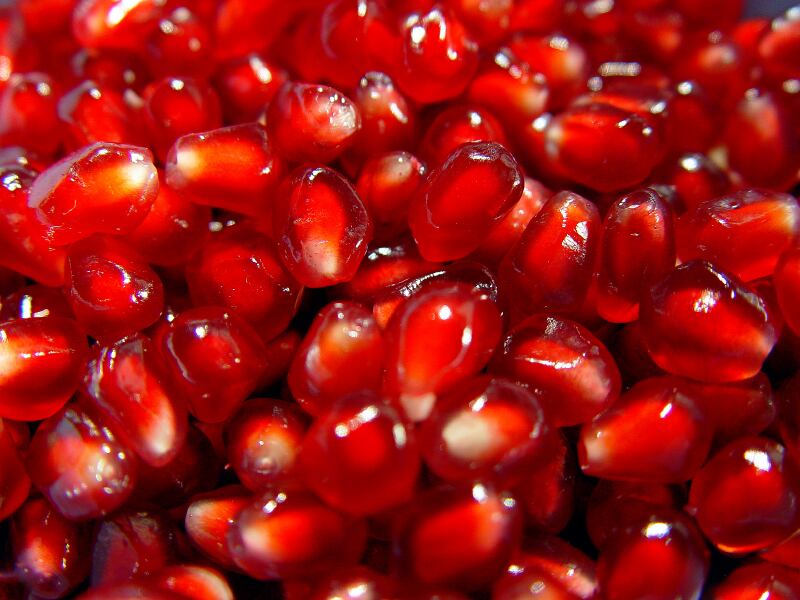 pomegranate-fruit-seeds-juice.jpg