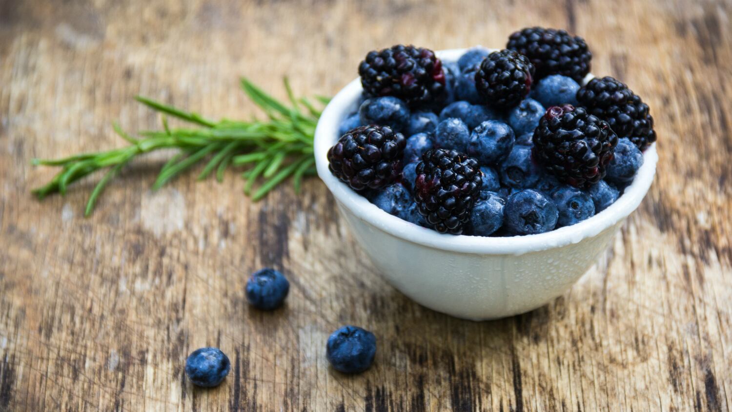 Anthocyanins may have anti-obesity effects through anti-inflammatory activity: Chinese mouse study