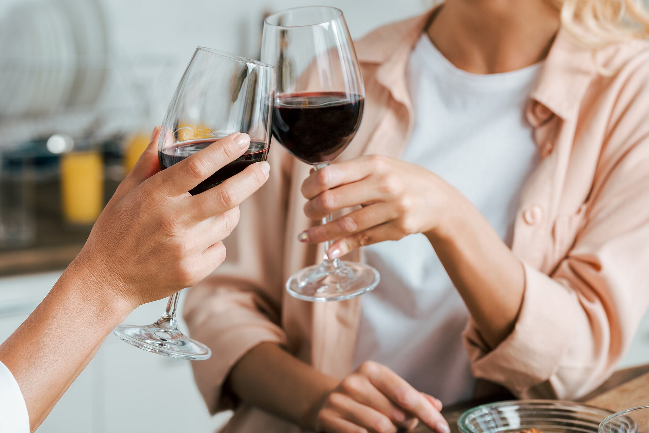 Red-wine-drinkers-have-better-gut-health-say-researchers.jpg