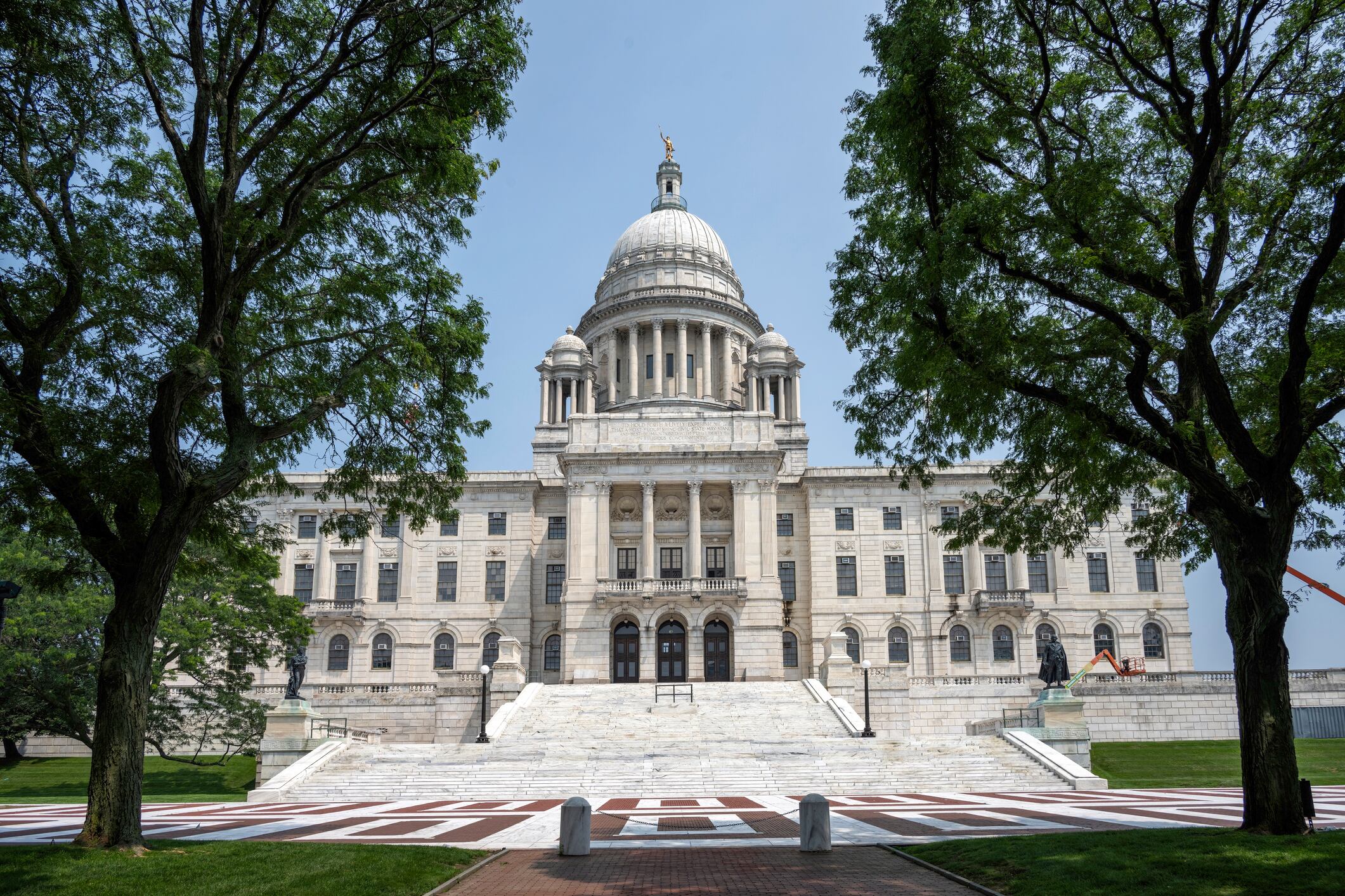 As detailed in the bill, retailers would be required to restrict customer access to dietary supplements for weight loss or muscle building, with potential civil penalties for violations.