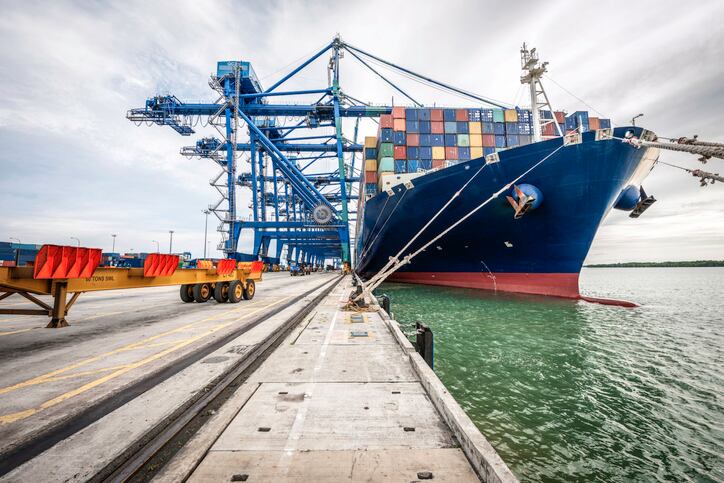 Port snarl in China shows shipping crisis far from over