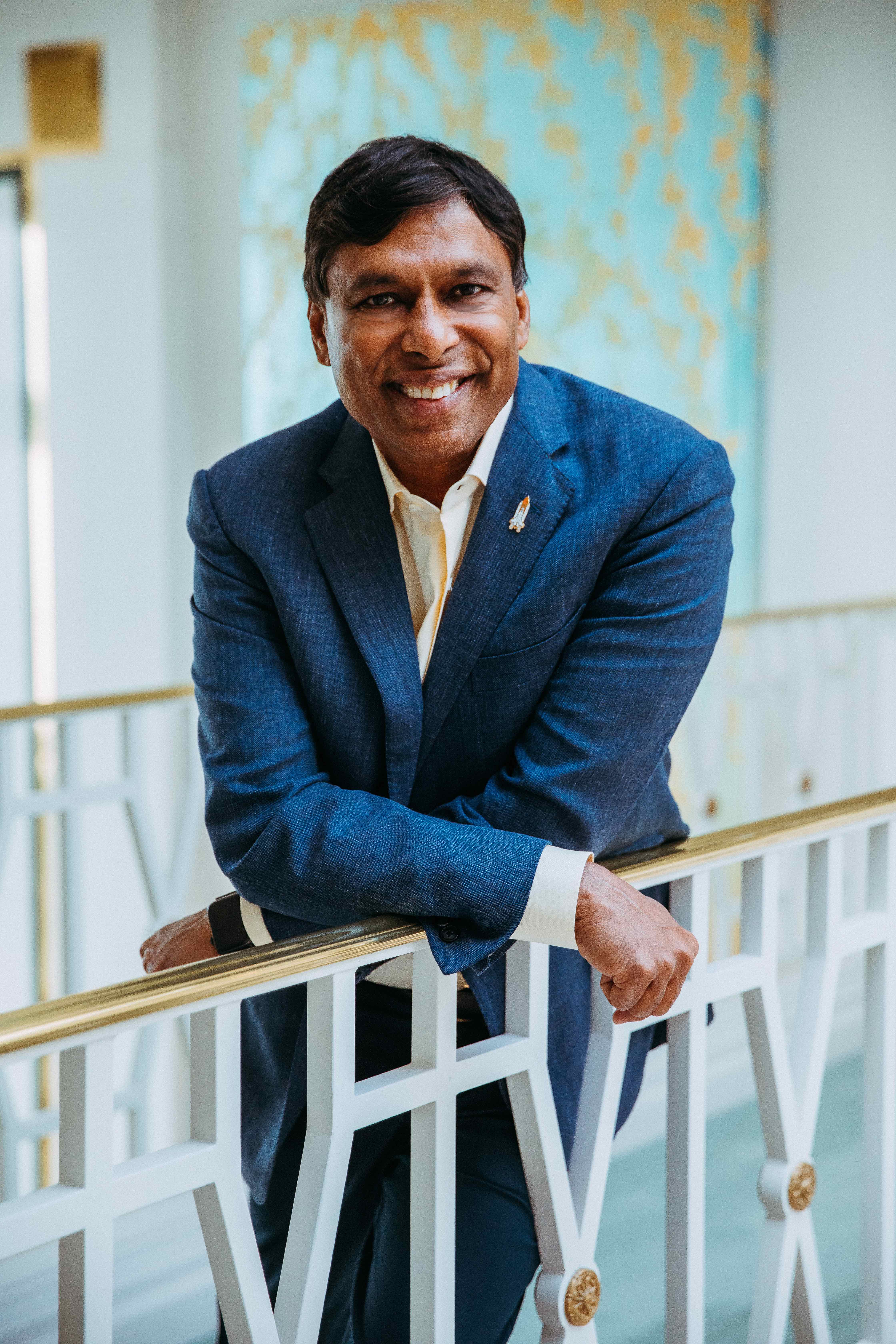 Naveen-Jain.jpg
