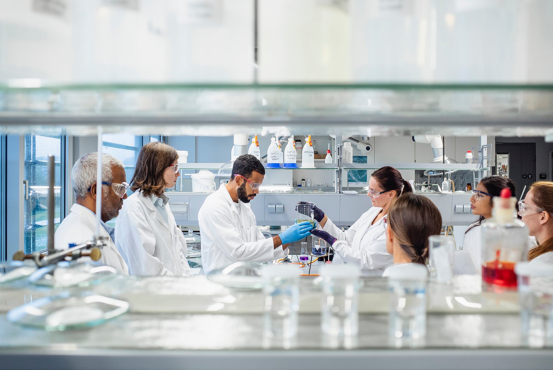How to build bridges between industry and academia? End the bias against industry scientists