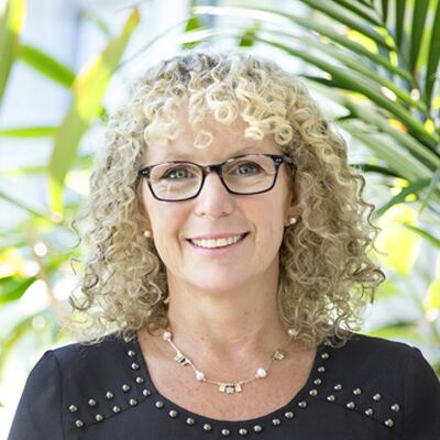 Lesley  Braun