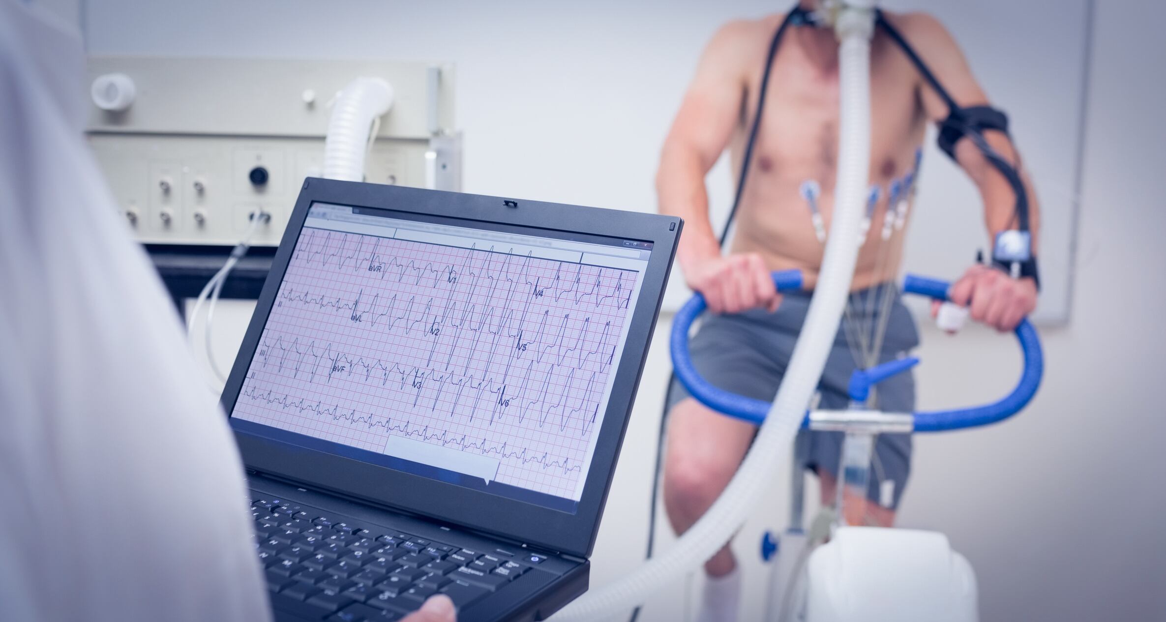 Carb consumption does not improve intermittent sprint cycling, say researchers