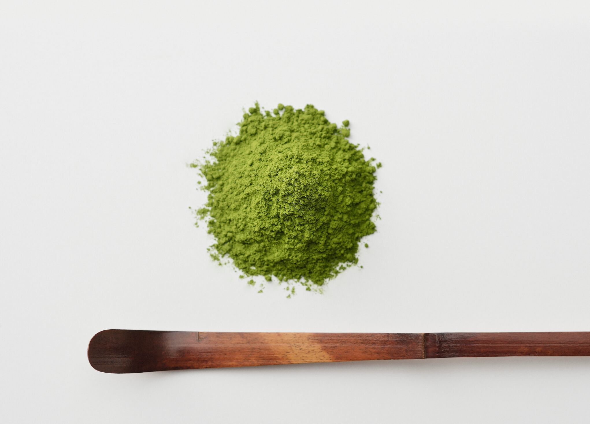 Green tea contains catechin, a bioactive known to have anti-oxidative and anti-inflammatory effects.