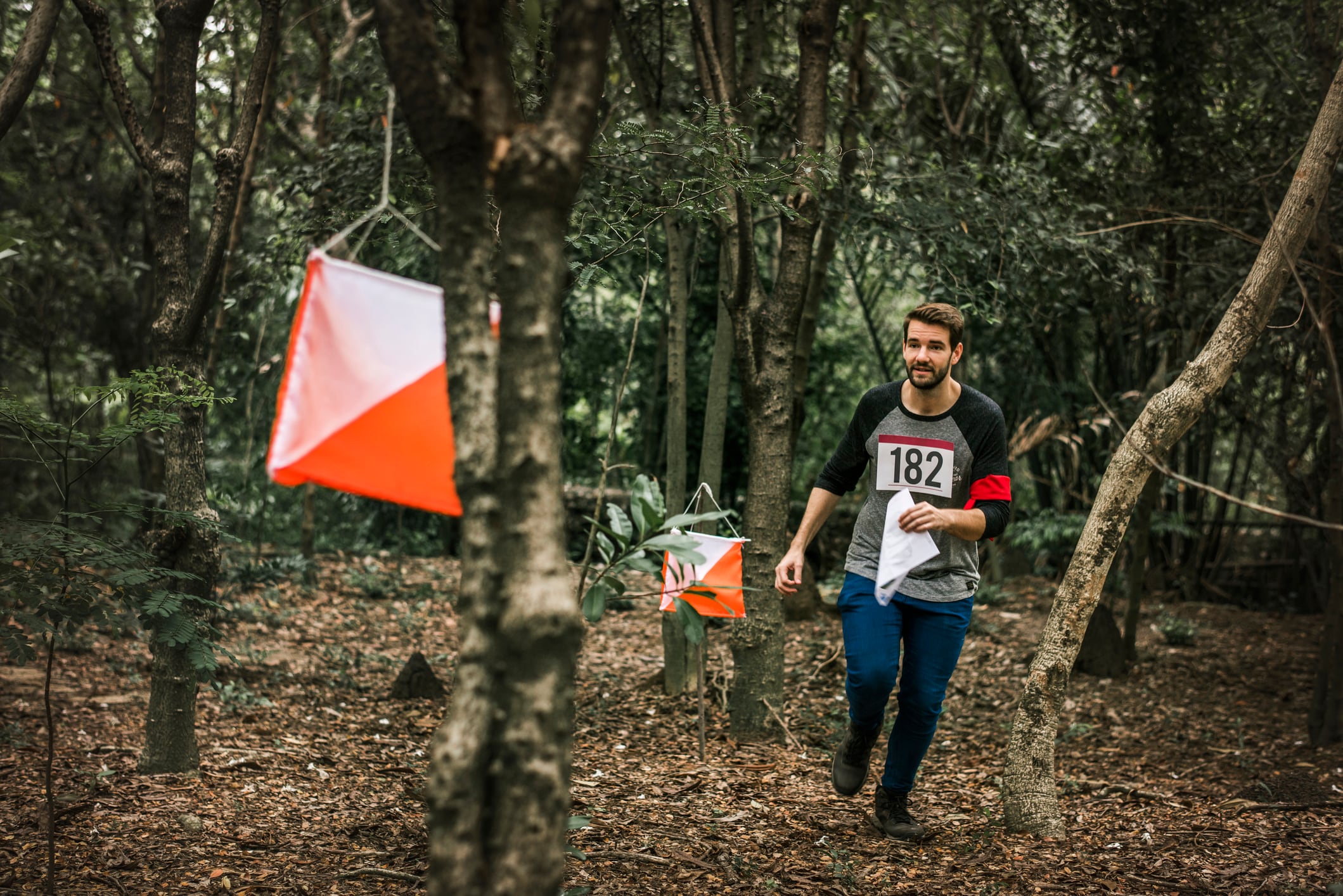 International-level orienteering athletes have lower body fat percentages and higher nutrition knowledge scores than non-elite athletes