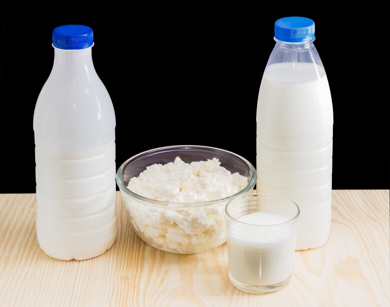 kefir-fermented-probiotic-prebiotic-milk-dairy-gut-iStock.com-anmbph.jpg