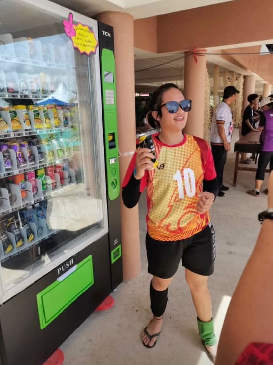 Eureka-and-vending-machine-2.png