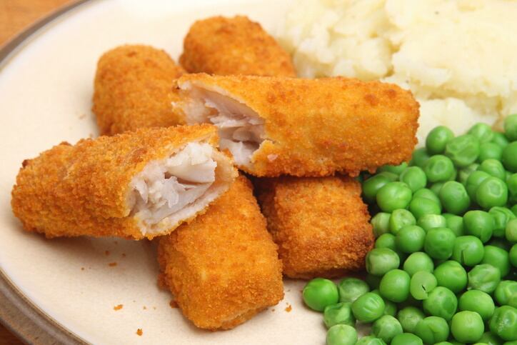 GettyImages-Joe-Gough-fish-fingers-peas.jpg