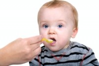 infant_eating_cereal_iStock_free
