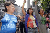 Filipino women protesting against infant formula companies engaged in a 2007 Supreme Court battle over infant marketing restrictions. Source: AFP