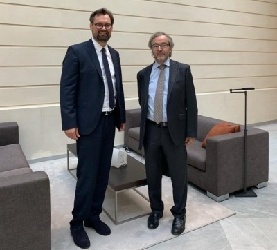 (From L-R) Benoit Fritz, Managing Director of Azelis France and Jean-François Quarré, Founder and CEO of Quimdis. ©Azelis