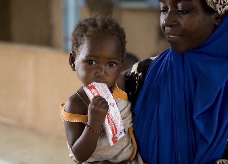 56% of the RUTF products UNICEF procured in 2016 came from suppliers in malnutrition programme countries, up from 38% in 2015. ©UNICEF US 