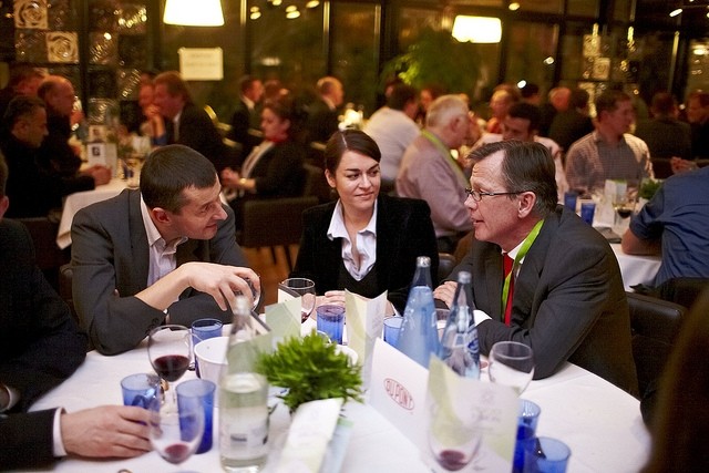 FoodNavigator editor Caroline Scott-Thomas (centre) discussing food (and dinner) innovation at Food Vision in Cannes. Planning is already underway for Food Vision 2014. Pictures: Rob Lawson
