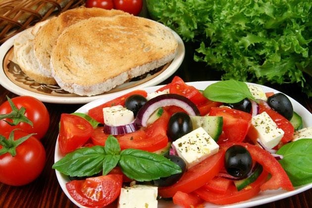 Mediterranean and low carb diets backed for diabetes prevention