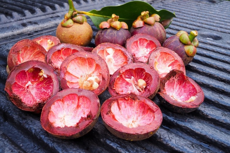 Adding powdered rind of mangosteen improves the polyphenol content by 13% in dark chocolates and 50% in compound chocolates, researchers have found. Photo credits: iStock.com / ieang