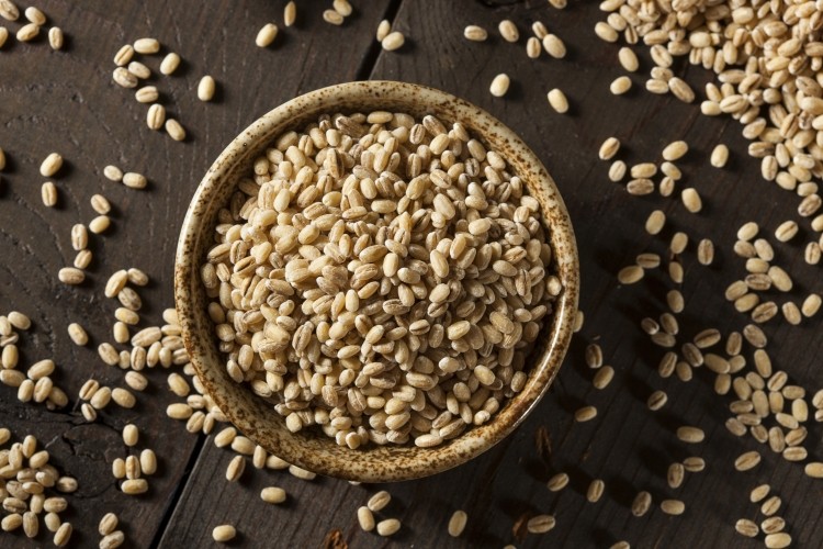 Barley has a lowering effect on the total bad cholesterol in high-risk individuals, but can also benefit people without high cholesterol. © iStock.com / bhofack