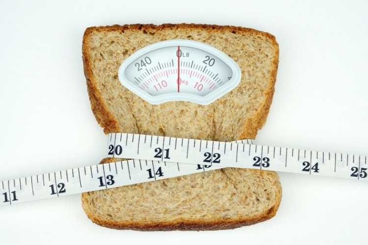 Scientists from Granada have found a bread high in cereals, fiber, proteins and dried fruit satiate appetite, giving consumers more control over their diet. Pic: ©GettyImages/enciktat