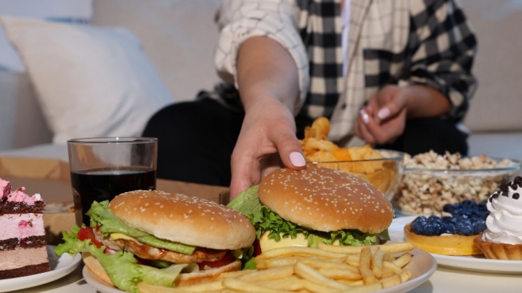 Excessive intake of trans and saturated fats could affect an individual’s physical and social functioning, especially in overweight and obese women. ©Getty Images