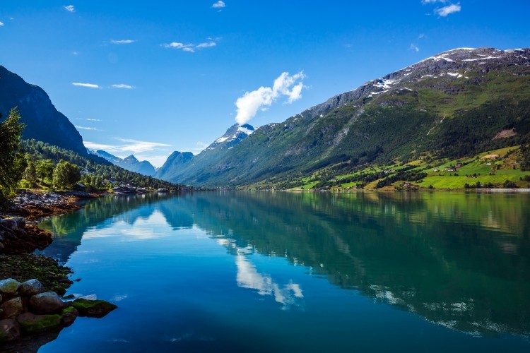 Hofseth BioCare uses off-cuts from salmon sustainably farmed in the pristine waters of Norwegian fjords.   Image © cookelma / Getty Images