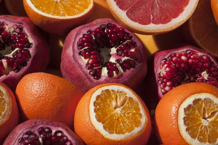 Fytexia's Oxxynea ingredient combines extracts from green olive, grape, pomegranate, green tea, grapefruit, bilberry, and orange.    Image © burakpekakcan / Getty Images 