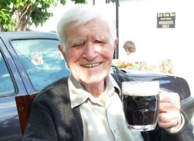 'Mine's a pint!' Beer brings heart health cheer, Greek study suggests