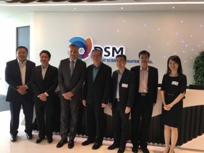 Representatives from DSM and SIT at the signing ceremony in Singapore.