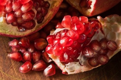 Can pomegranate help athletes recover after strenuous exercise?